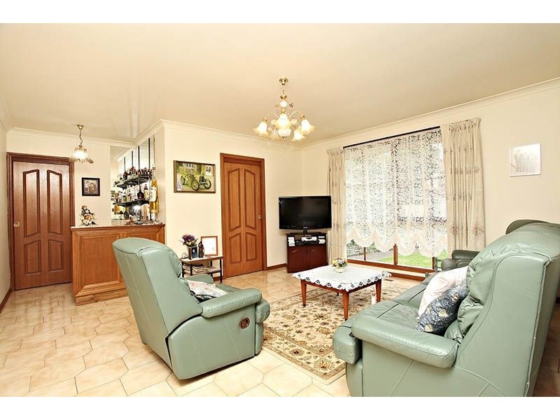 11 Motherwell Avenue, Greenvale VIC 3059