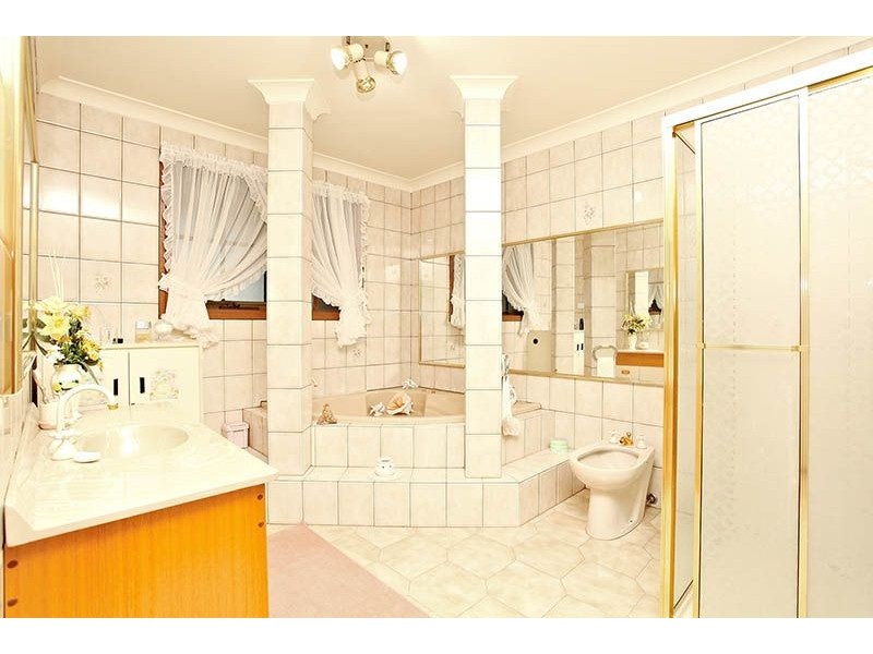 11 Motherwell Avenue, Greenvale VIC 3059