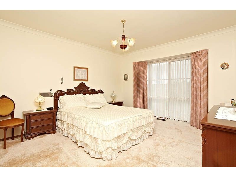 11 Motherwell Avenue, Greenvale VIC 3059