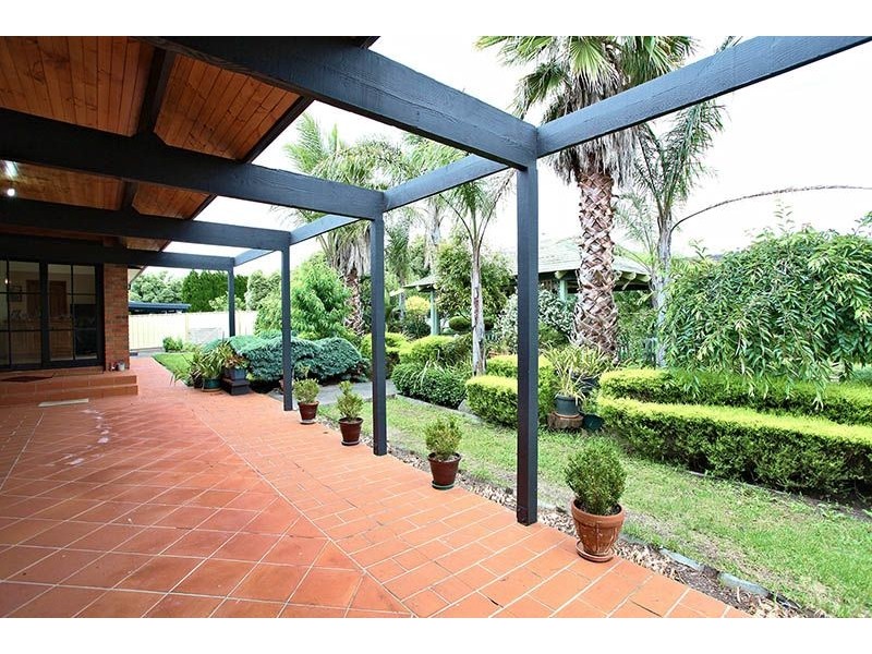 11 Motherwell Avenue, Greenvale VIC 3059