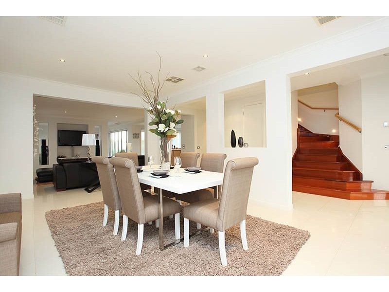 10 Kings College Court, Attwood VIC 3049