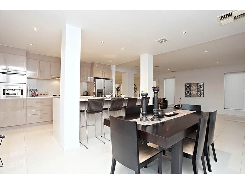 10 Kings College Court, Attwood VIC 3049