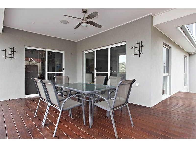 8 Trumpington Terrace, Attwood VIC 3049