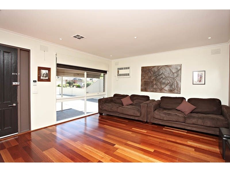 21 Hornsby Avenue, Westmeadows VIC 3049