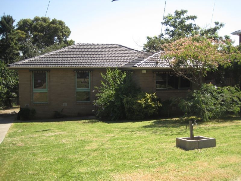 10 Nigel Crescent, Gladstone Park VIC 3043