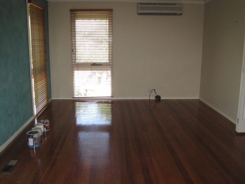 10 Nigel Crescent, Gladstone Park VIC 3043