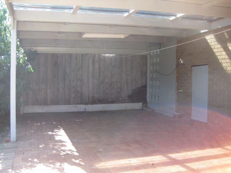 10 Nigel Crescent, Gladstone Park VIC 3043
