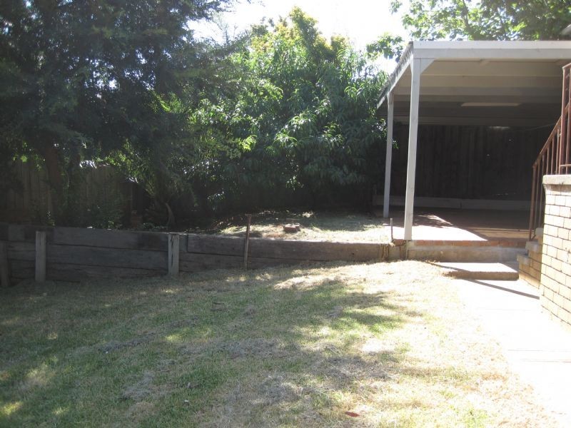 10 Nigel Crescent, Gladstone Park VIC 3043