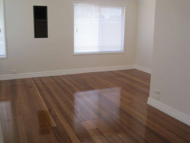 9 Henley Drive, Gladstone Park VIC 3043