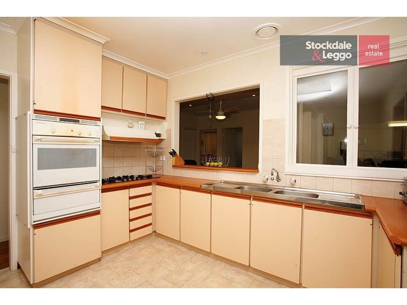 20 Burnleigh Drive, Gladstone Park VIC 3043