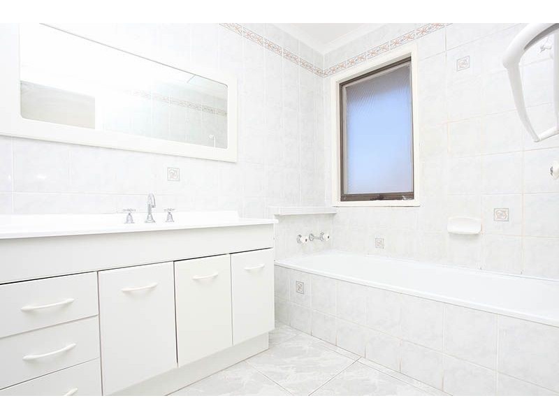 60 Lenoak Street, Gladstone Park VIC 3043