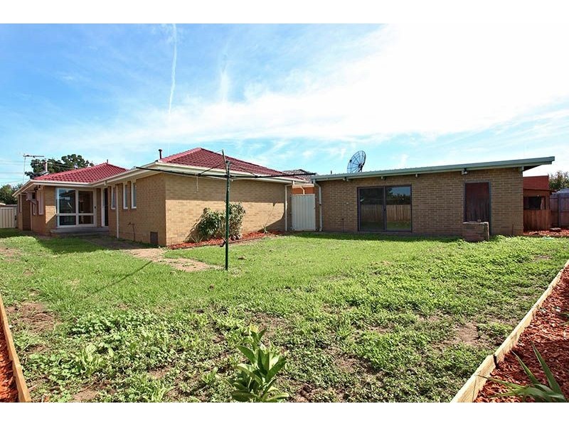 60 Lenoak Street, Gladstone Park VIC 3043