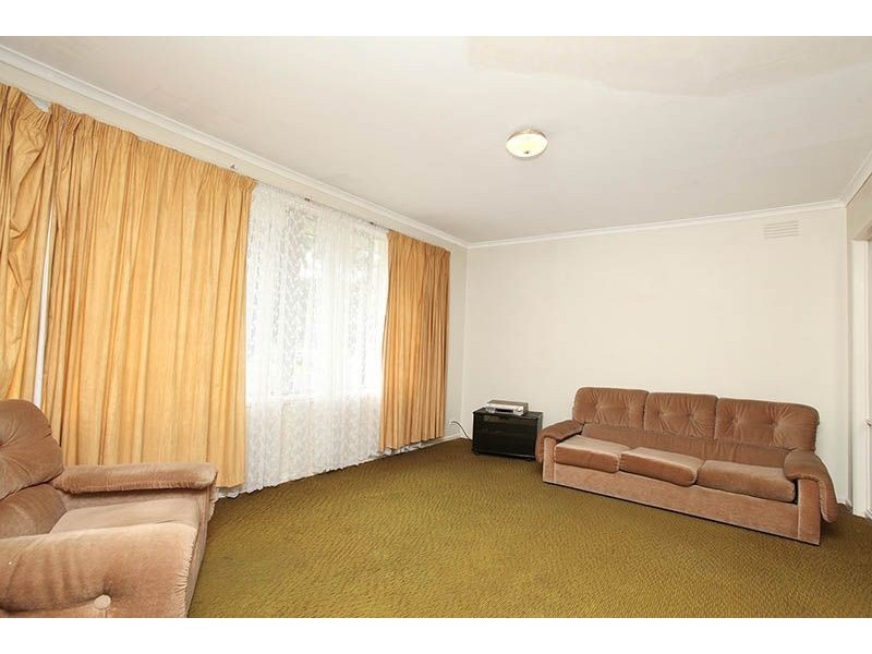 1 Linacre Crescent, Gladstone Park VIC 3043