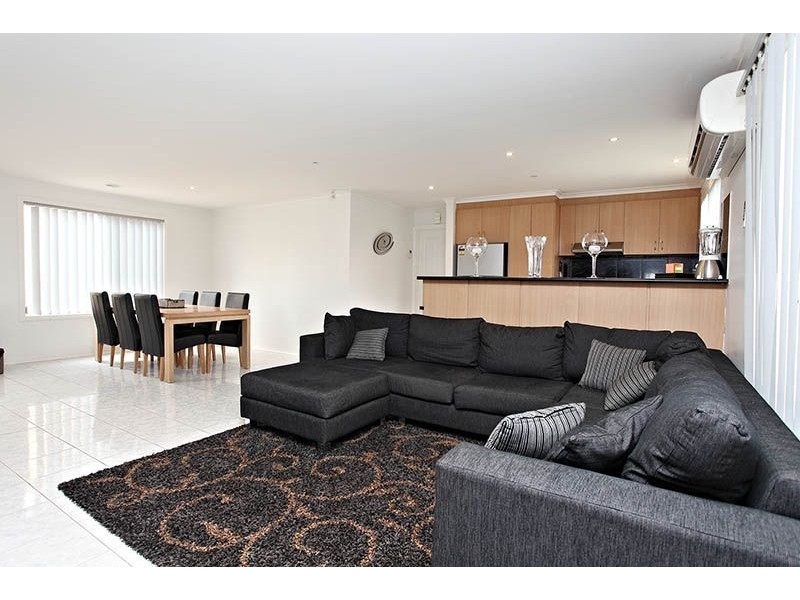 4/48 Sharps Road, Tullamarine VIC 3043