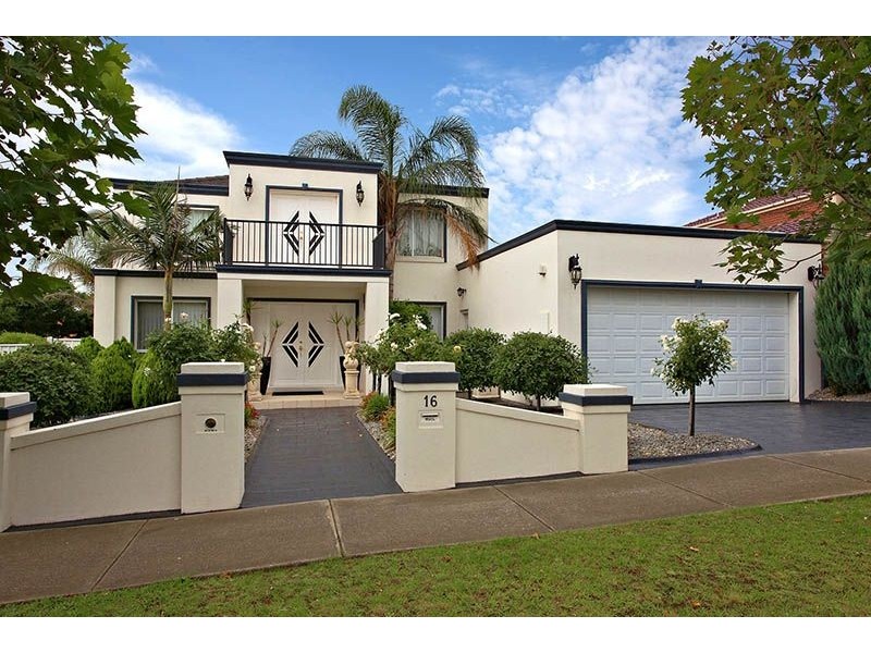 16 Alanbrae Terrace, Attwood VIC 3049