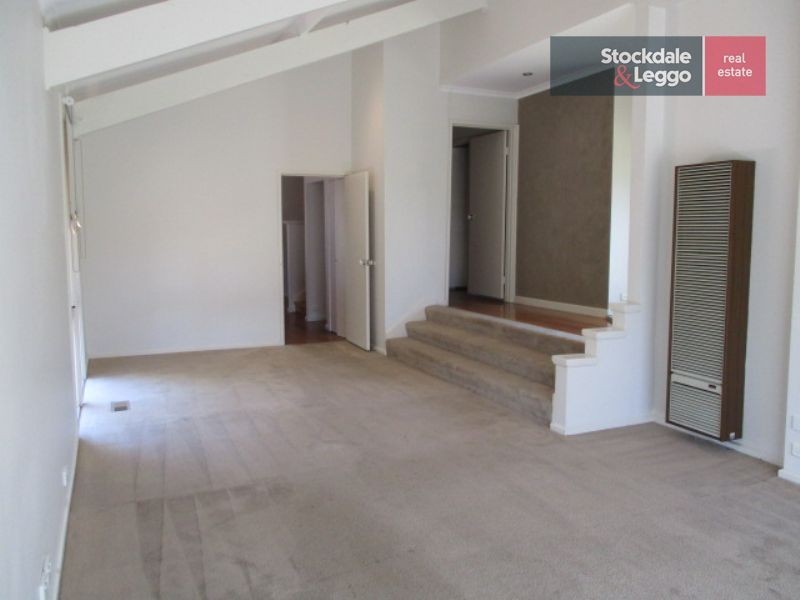 24 Beresford Crescent, Gladstone Park VIC 3043