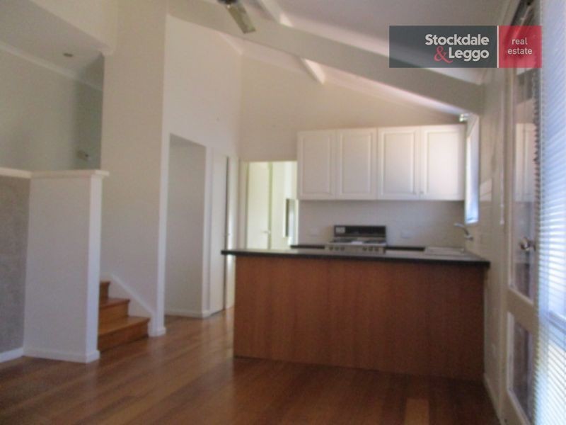 24 Beresford Crescent, Gladstone Park VIC 3043