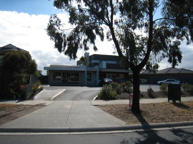 33 Primula Boulevard, Gowanbrae VIC 3043