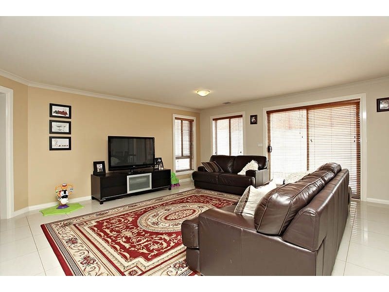 52 Clare Boulevard, Greenvale VIC 3059