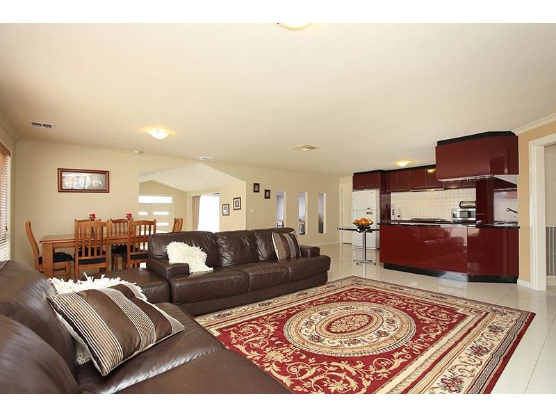 52 Clare Boulevard, Greenvale VIC 3059