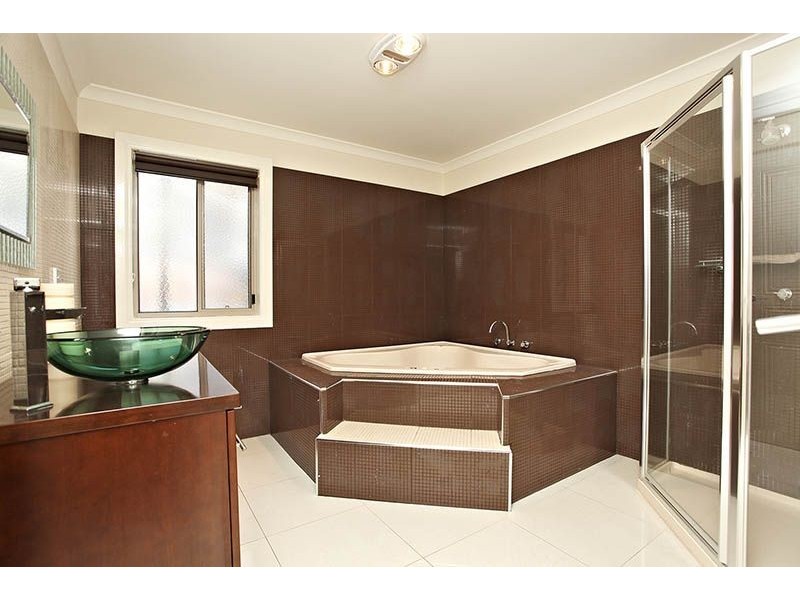 52 Clare Boulevard, Greenvale VIC 3059