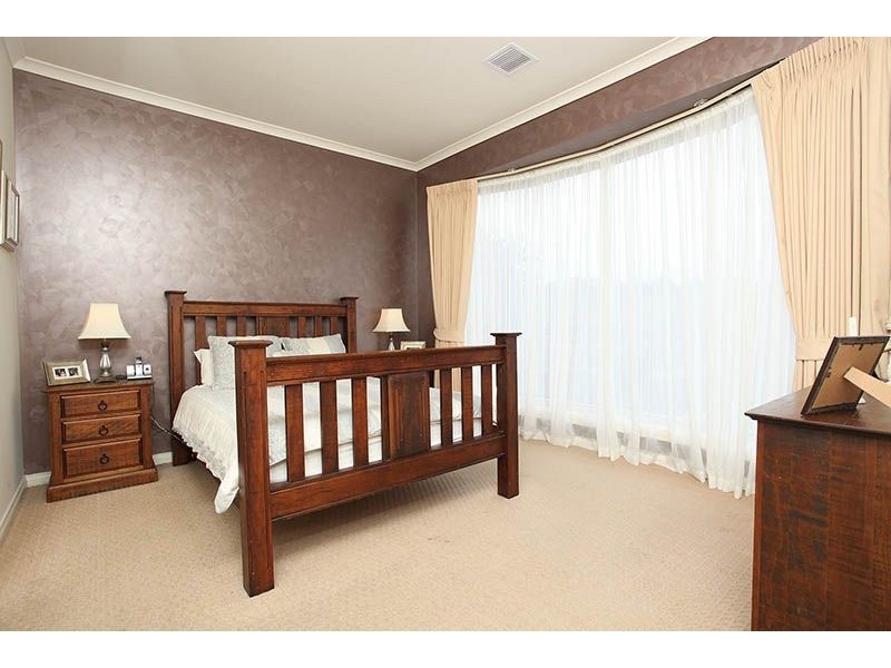 52 Clare Boulevard, Greenvale VIC 3059