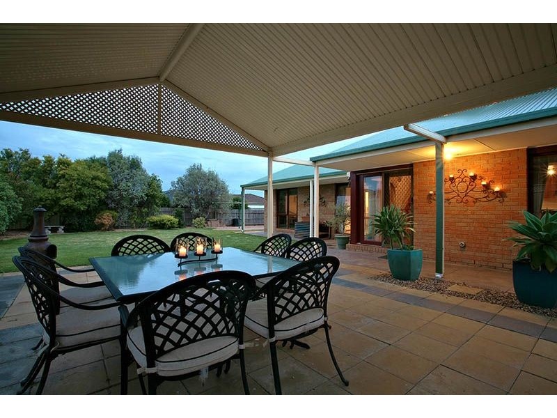 8 Urquhart Court, Greenvale VIC 3059