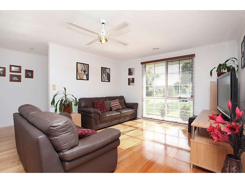 6 Victor Place, Attwood VIC 3049