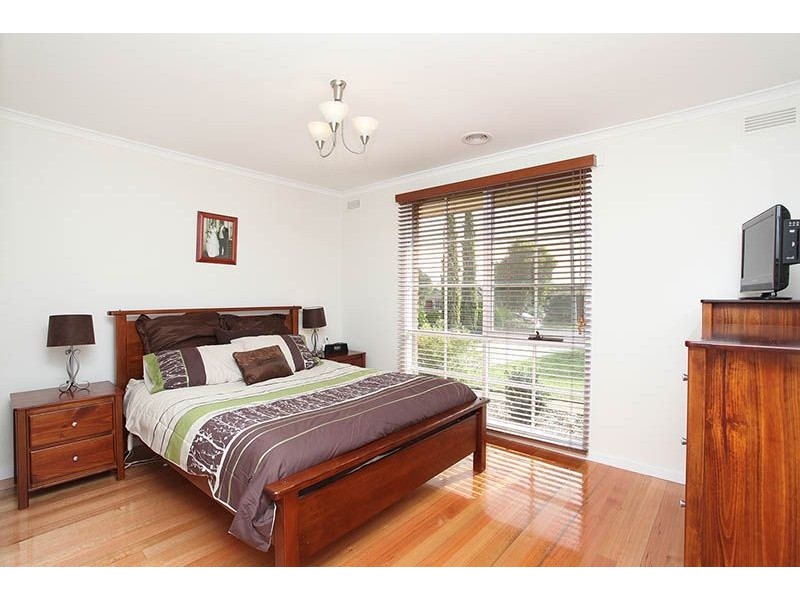6 Victor Place, Attwood VIC 3049