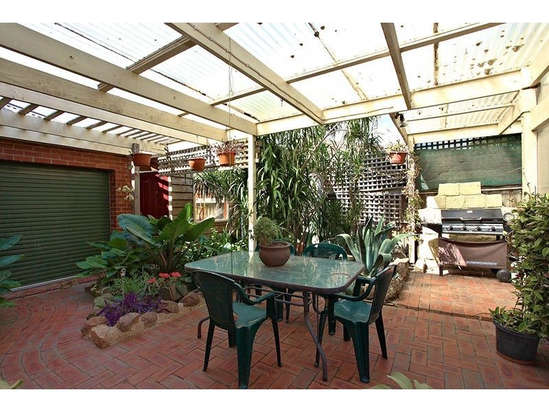 2/6 Wallace Drive, Greenvale VIC 3059