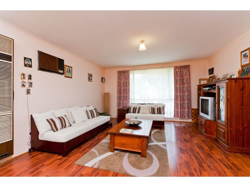 61 Harricks Crescent, Attwood VIC 3049
