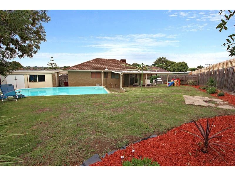 7 Forest Court, Gladstone Park VIC 3043