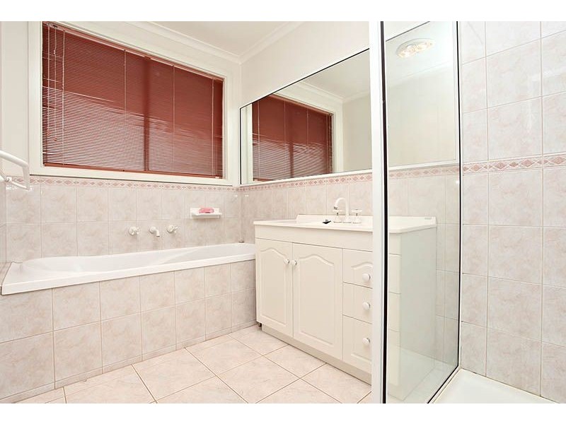 7 Forest Court, Gladstone Park VIC 3043