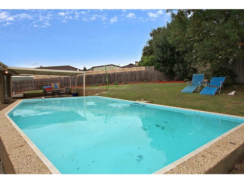 7 Forest Court, Gladstone Park VIC 3043