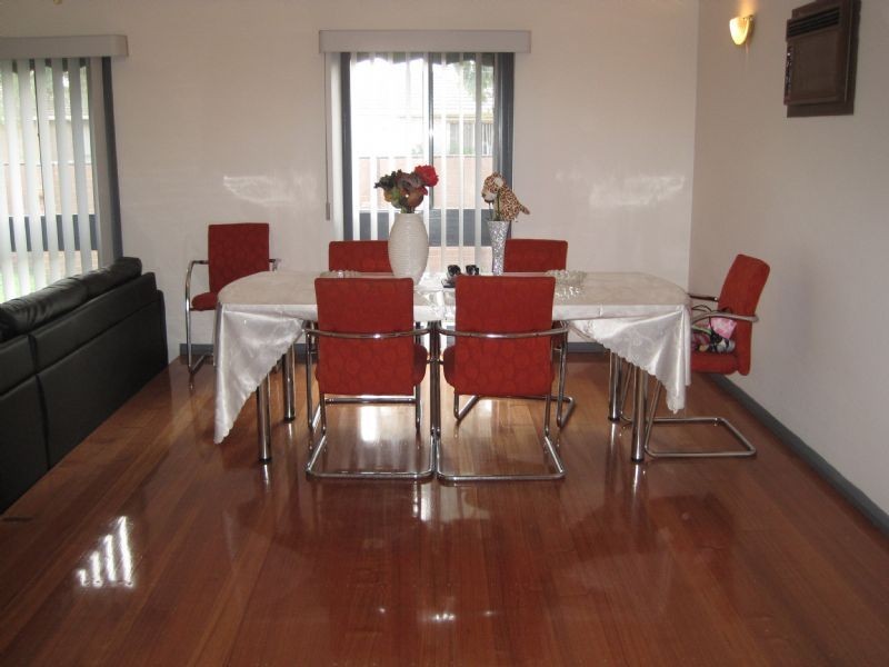 3 Barrington Crescent, Gladstone Park VIC 3043