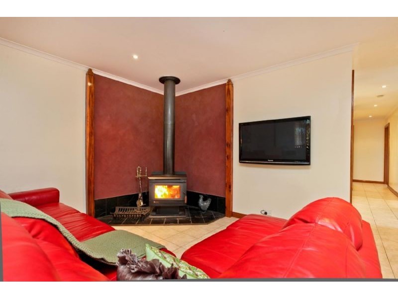 1 Victor Place, Attwood VIC 3049