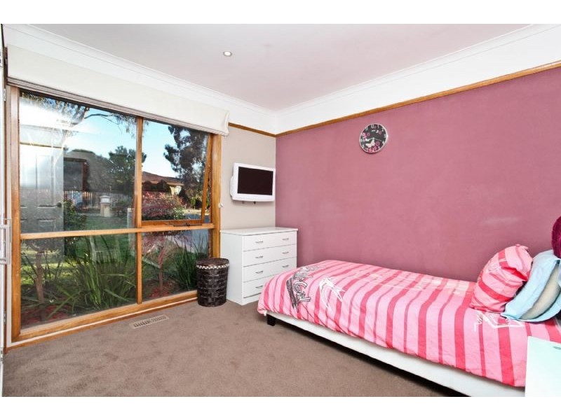 1 Victor Place, Attwood VIC 3049