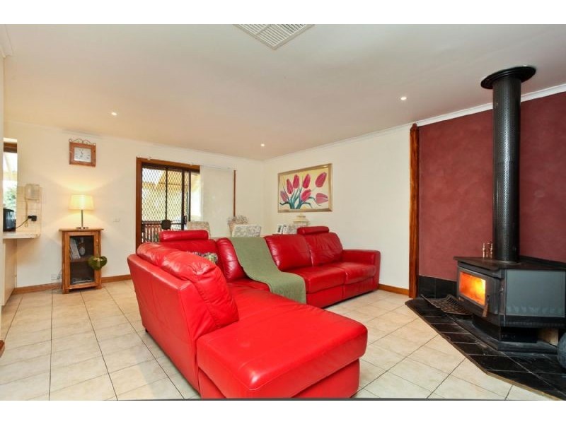 1 Victor Place, Attwood VIC 3049