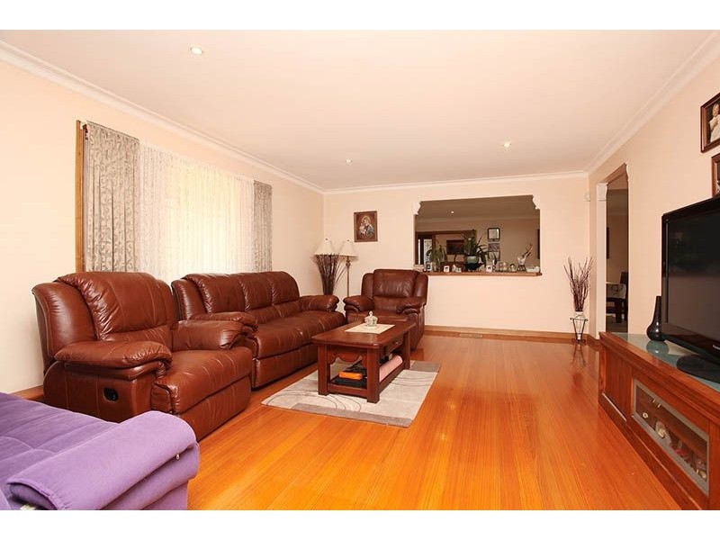 10 Lloyds Place, Attwood VIC 3049