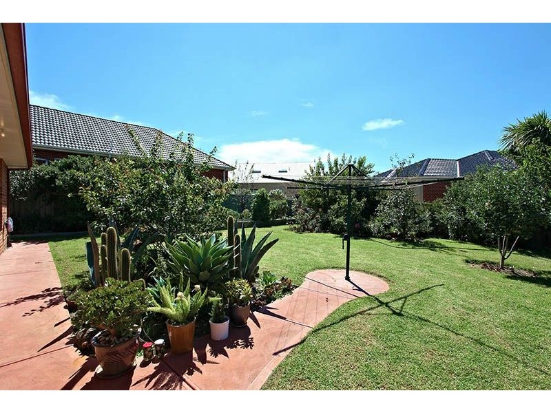 10 Lloyds Place, Attwood VIC 3049