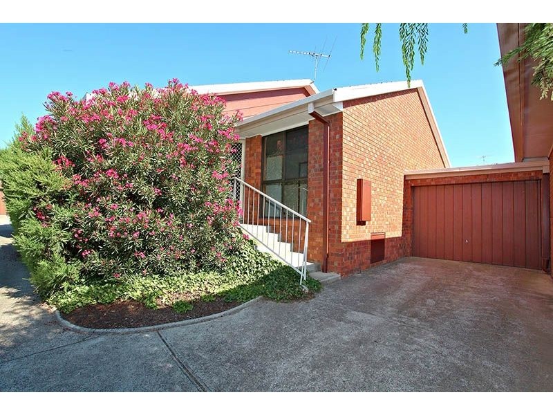 2/28 Fawkner Street, Westmeadows VIC 3049