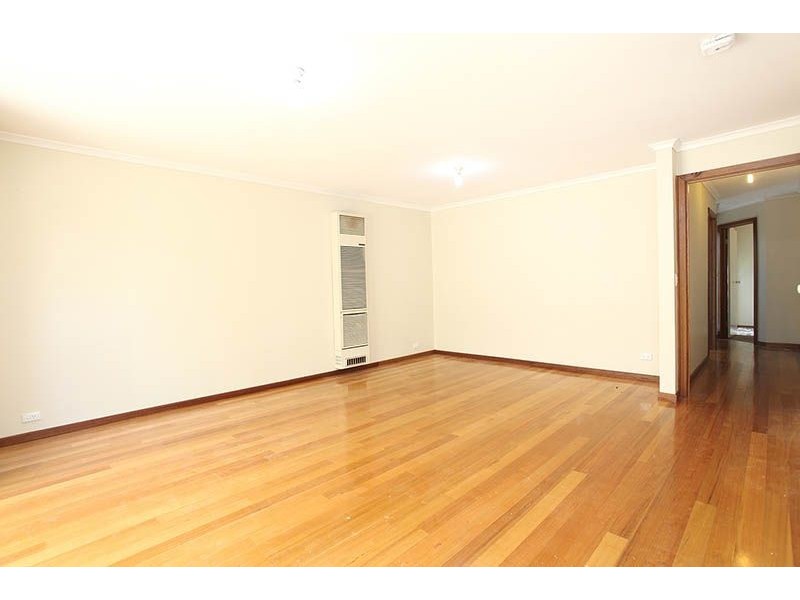 2/28 Fawkner Street, Westmeadows VIC 3049
