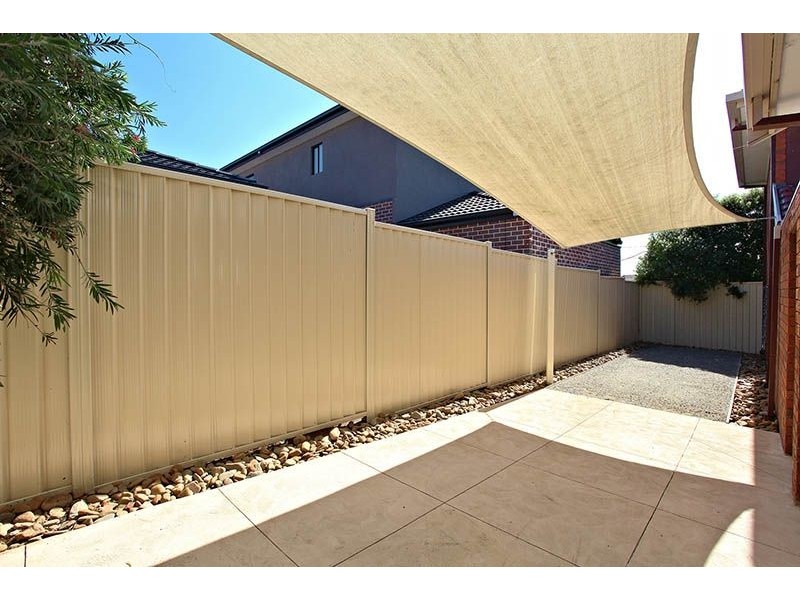 2/28 Fawkner Street, Westmeadows VIC 3049