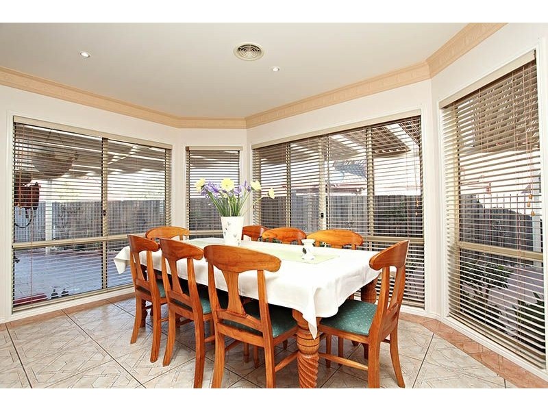 10 Arncliffe Boulevard, Greenvale VIC 3059