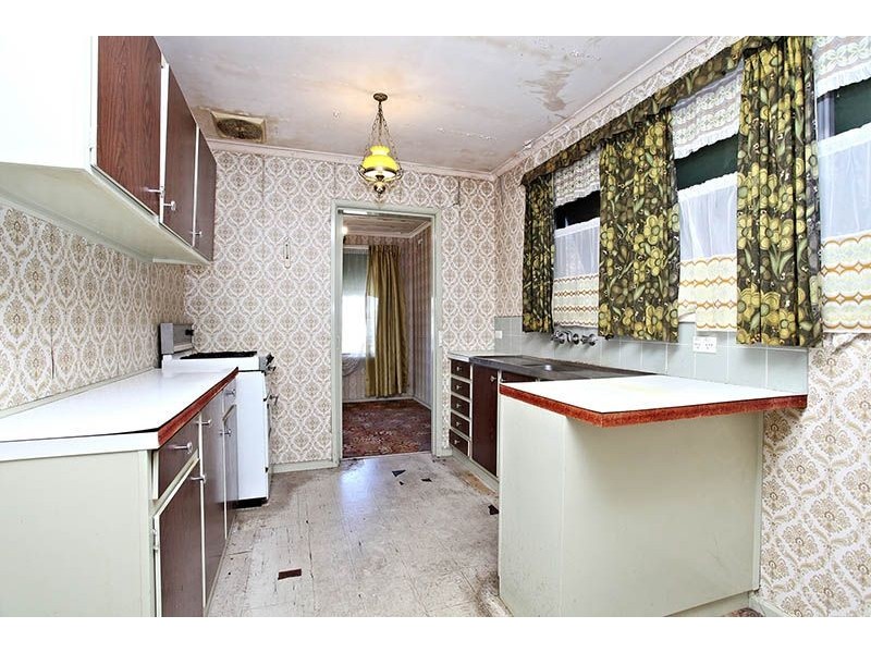 19 Parnell Crescent, Gladstone Park VIC 3043