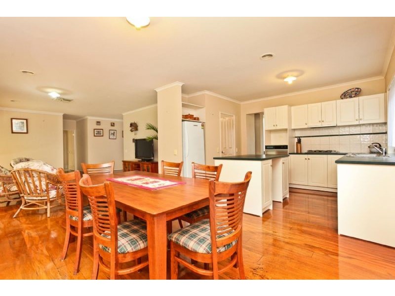 53 Stonebridge Way, Attwood VIC 3049