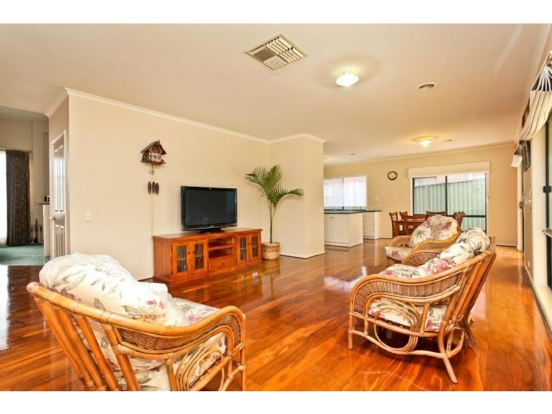 53 Stonebridge Way, Attwood VIC 3049