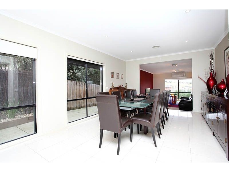 16 Maclaren Court, Greenvale VIC 3059