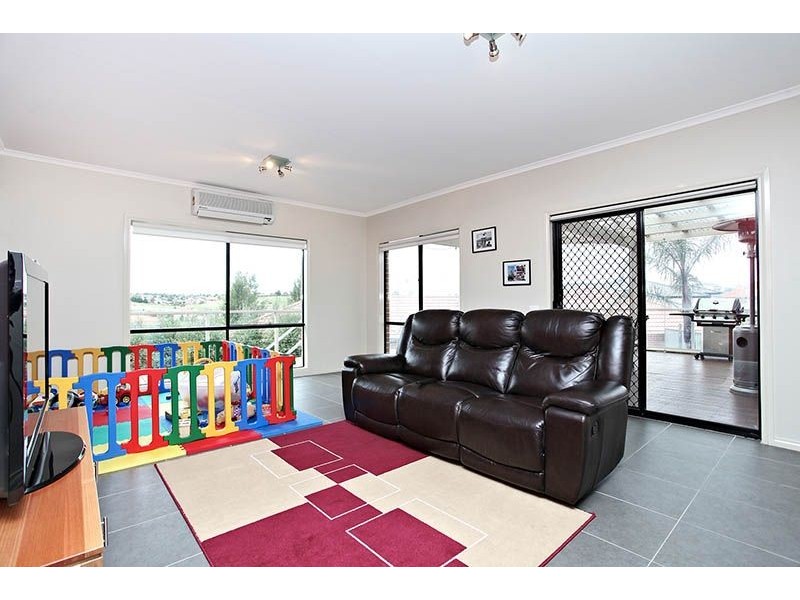 16 Maclaren Court, Greenvale VIC 3059
