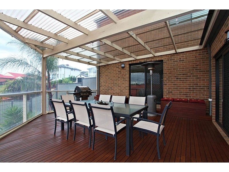 16 Maclaren Court, Greenvale VIC 3059